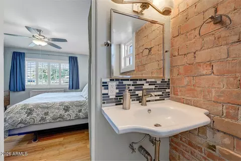 Bath - 5641 N 8th Dr, Phoenix, AZ 85013 photo 2 of 3