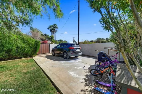 Exterior - 5641 N 8th Dr, Phoenix, AZ 85013 photo 6 of 7