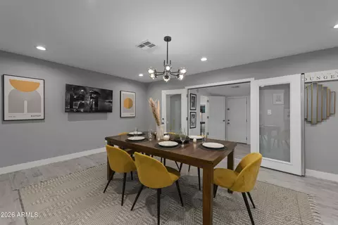 Dining - 3122 E Sierra St, Phoenix, AZ 85028 photo 3 of 4