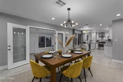 Dining - 3122 E Sierra St, Phoenix, AZ 85028 photo 2 of 4
