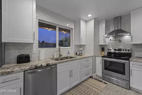 Kitchen - 3122 E Sierra St, Phoenix, AZ 85028 photo 1 of 5