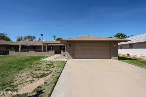 9726 W Shasta Dr, Sun City, AZ 85351