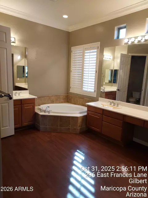 296 E Frances Ln, Gilbert, AZ 85295 photo 9