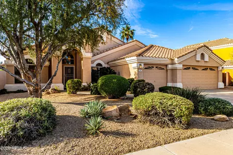 Exterior - 141 W Baylor Ln, Gilbert, AZ 85233 photo 5 of 9