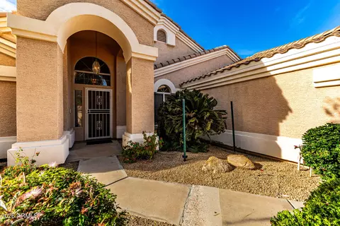 Exterior - 141 W Baylor Ln, Gilbert, AZ 85233 photo 6 of 9