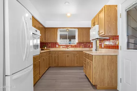 Kitchen - 5437 E Butte St, Mesa, AZ 85205 photo 1 of 3