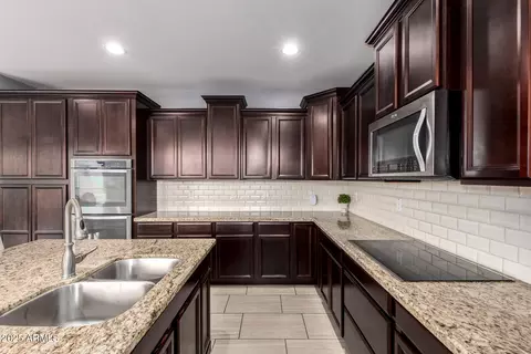 Kitchen - 4154 E Pony Ln, Gilbert, AZ 85295 photo 2 of 4