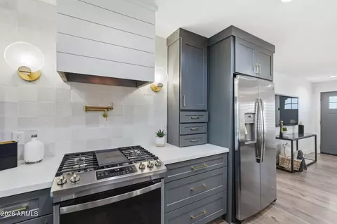 Kitchen - 3440 E Cortez St, Phoenix, AZ 85028 photo 5 of 6