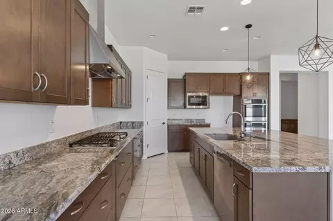 Kitchen - 9960 E Seismic Ave, Mesa, AZ 85212 photo 5 of 6