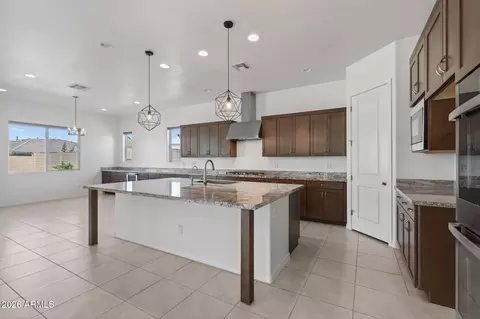 Kitchen - 9960 E Seismic Ave, Mesa, AZ 85212 photo 3 of 6