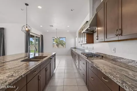 Kitchen - 9960 E Seismic Ave, Mesa, AZ 85212 photo 4 of 6