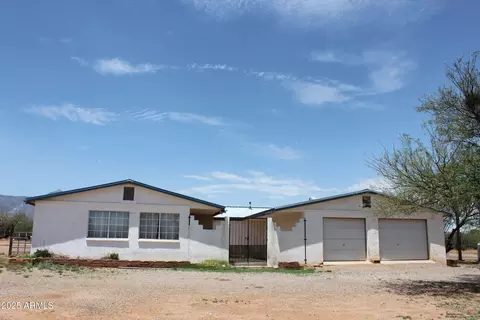 6217 S Natoma Trl, Hereford, AZ 85615