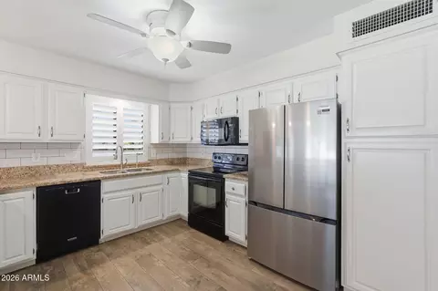Kitchen - 8020 E Keats Ave #262, Mesa, AZ 85209 photo 3 of 4