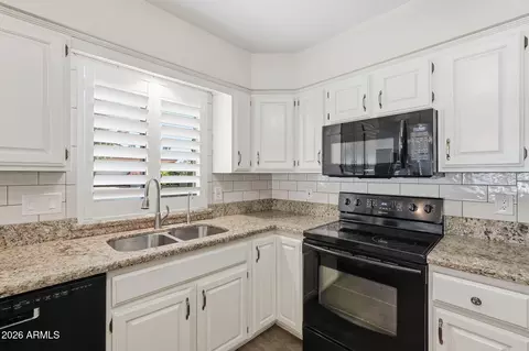 Kitchen - 8020 E Keats Ave #262, Mesa, AZ 85209 photo 4 of 4