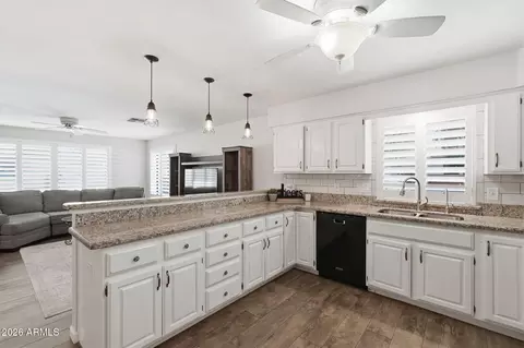 Kitchen - 8020 E Keats Ave #262, Mesa, AZ 85209 photo 2 of 4