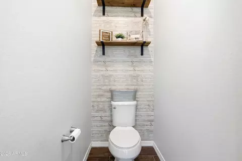 Bath - 1422 E Milada Dr, Phoenix, AZ 85042 photo 6 of 7