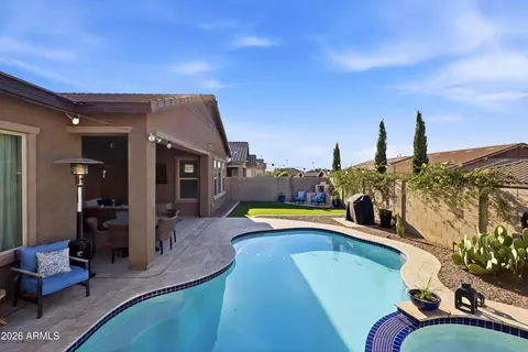 Exterior - 1422 E Milada Dr, Phoenix, AZ 85042 photo 1 of 16