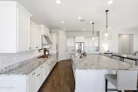 Kitchen - 1422 E Milada Dr, Phoenix, AZ 85042 photo 4 of 4