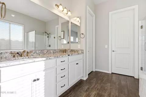 Bath - 1422 E Milada Dr, Phoenix, AZ 85042 photo 2 of 7