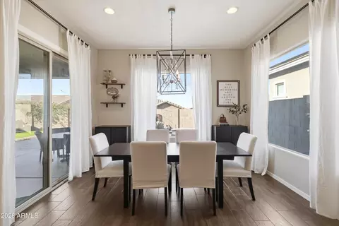 Dining - 1422 E Milada Dr, Phoenix, AZ 85042 photo 1 of 1
