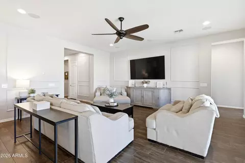 Living - 1422 E Milada Dr, Phoenix, AZ 85042 photo 1 of 1