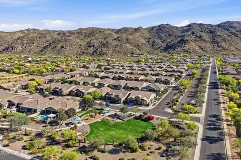 View/Area - 1422 E Milada Dr, Phoenix, AZ 85042 photo 6 of 7