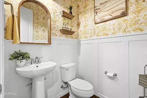 Bath - 1422 E Milada Dr, Phoenix, AZ 85042 photo 1 of 7