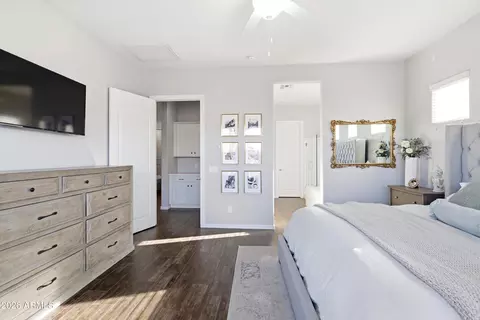 Bedroom - 1422 E Milada Dr, Phoenix, AZ 85042 photo 2 of 5