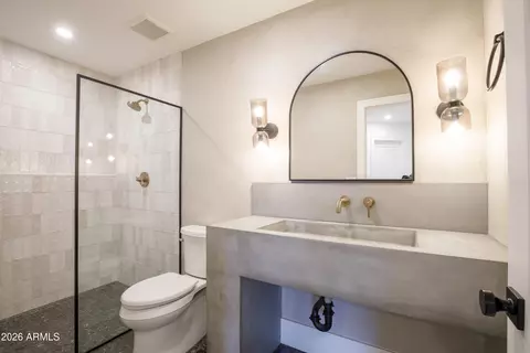 Bath - 3752 Emerald Ave, Mesa, AZ 85206 photo 3 of 5