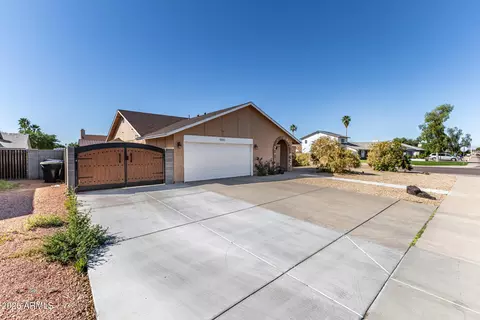 8043 W Corrine Dr, Peoria, AZ 85381