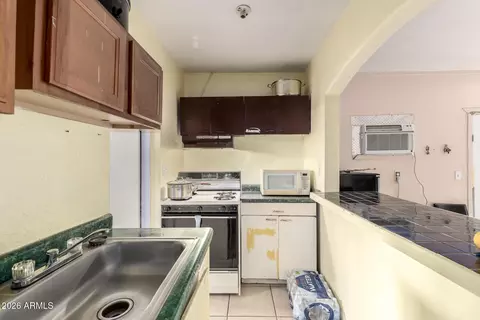 Kitchen - 2159 E Mckinley St, Phoenix, AZ 85006 photo 3 of 4