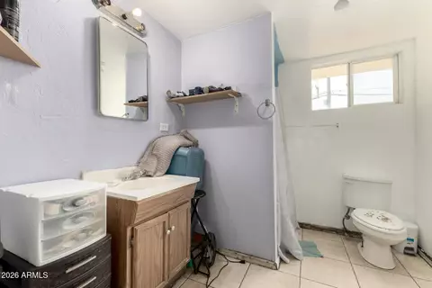 Bath - 2159 E Mckinley St, Phoenix, AZ 85006 photo 2 of 3