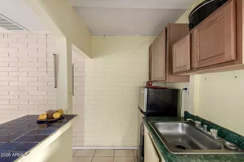 Kitchen - 2159 E Mckinley St, Phoenix, AZ 85006 photo 4 of 4
