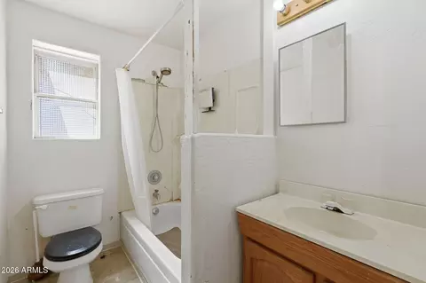 Bath - 4200 N 19th St, Phoenix, AZ 85016 photo 3 of 3