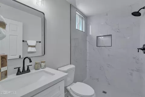 Bath - 1138 E 9th Dr, Mesa, AZ 85204 photo 1 of 4