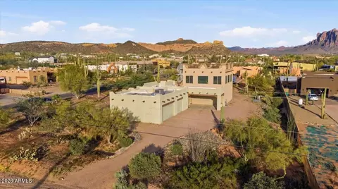 View/Area - 825 E Moon Vista St, Apache Junction, AZ 85119 photo 6 of 18