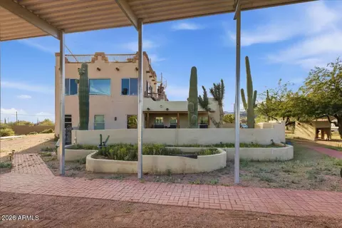 Exterior - 825 E Moon Vista St, Apache Junction, AZ 85119 photo 6 of 11