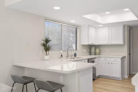 Kitchen - 3905 E Renee Dr, Phoenix, AZ 85050 photo 1 of 2