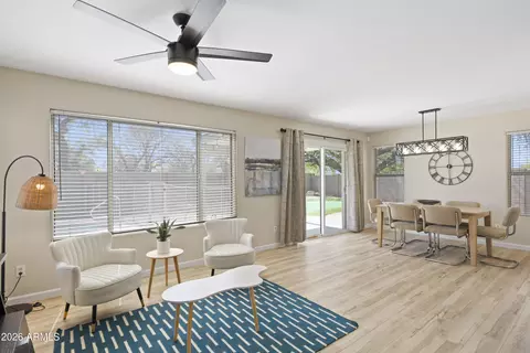 Dining - 3905 E Renee Dr, Phoenix, AZ 85050 photo 3 of 3