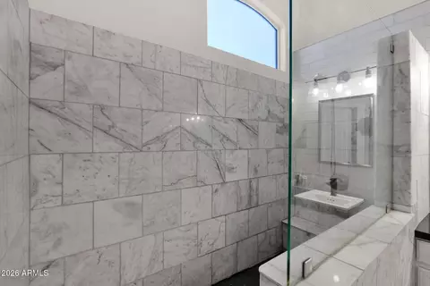 Bath - 1141 E Bruce Ave, Gilbert, AZ 85234 photo 1 of 3