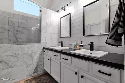 Bath - 1141 E Bruce Ave, Gilbert, AZ 85234 photo 2 of 3