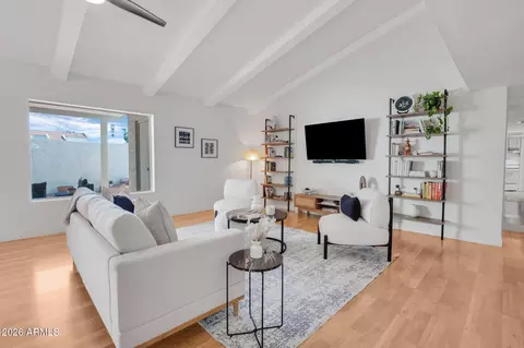 Living - 3048 E Cannon Dr, Phoenix, AZ 85028 photo 1 of 2