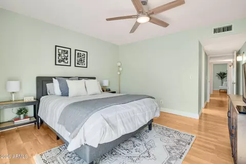 Bedroom - 3048 E Cannon Dr, Phoenix, AZ 85028 photo 2 of 3