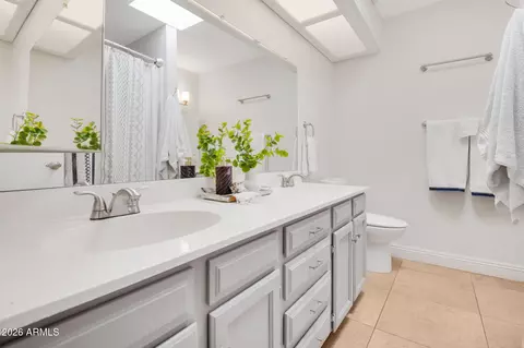 Bath - 3048 E Cannon Dr, Phoenix, AZ 85028 photo 1 of 3