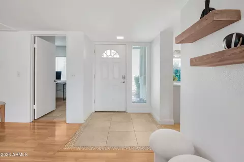Entry Way - 3048 E Cannon Dr, Phoenix, AZ 85028 photo 1 of 2