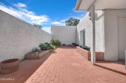 Exterior - 3048 E Cannon Dr, Phoenix, AZ 85028 photo 4 of 8