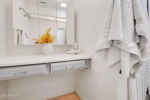 Bath - 3048 E Cannon Dr, Phoenix, AZ 85028 photo 2 of 3