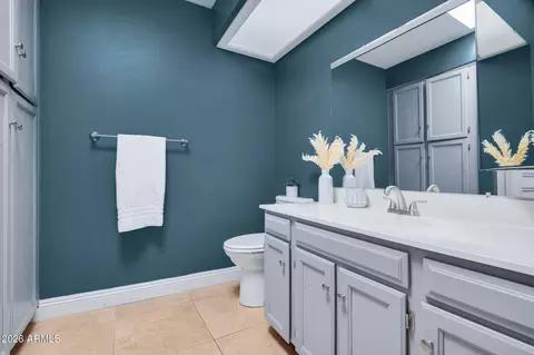 Bath - 3048 E Cannon Dr, Phoenix, AZ 85028 photo 3 of 3
