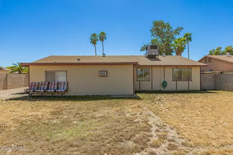 Exterior - 2040 E Monte Cristo Ave, Phoenix, AZ 85022 photo 2 of 3