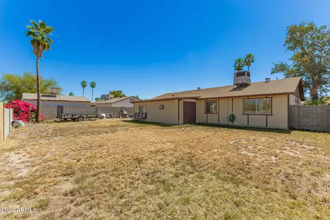 Exterior - 2040 E Monte Cristo Ave, Phoenix, AZ 85022 photo 3 of 3